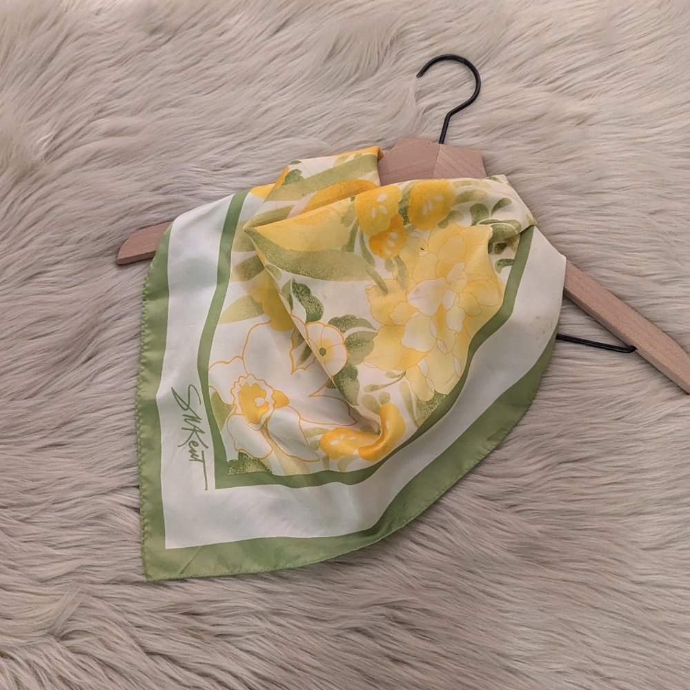 Vintage SW Kent white, green and yellow flor scarf